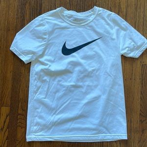 White Nike DriFit T-Shirt sz L